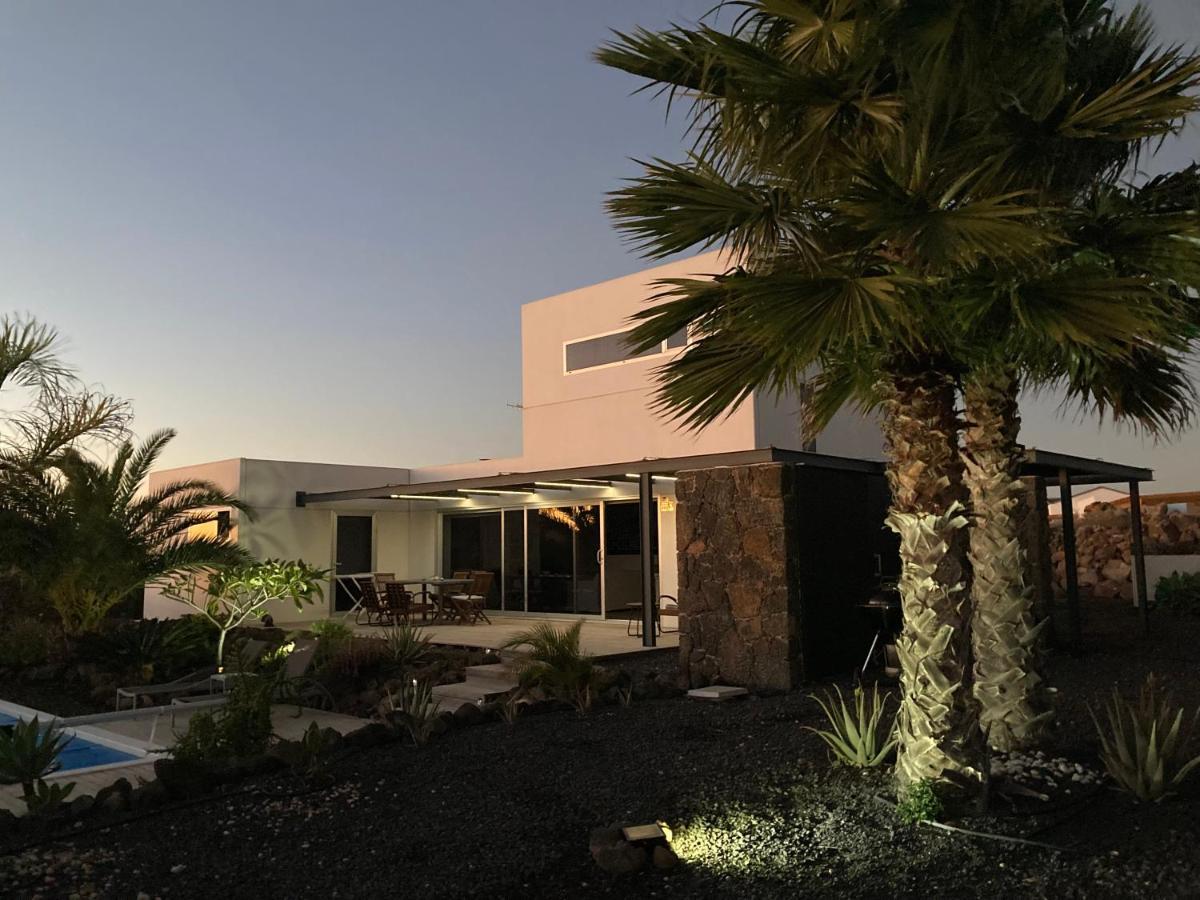 Majanicho Rock - Villa With Heated Pool Lajares Dış mekan fotoğraf